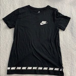 Nike Tee- S